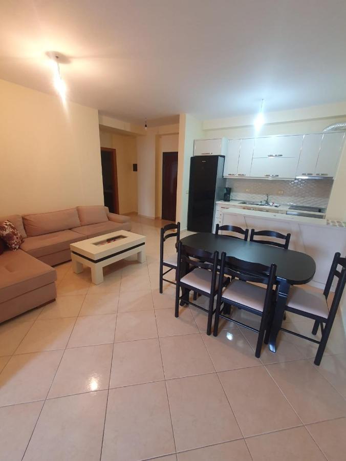 Guesthouse Family Doko Berat Extérieur photo