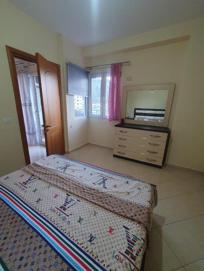 Guesthouse Family Doko Berat Extérieur photo